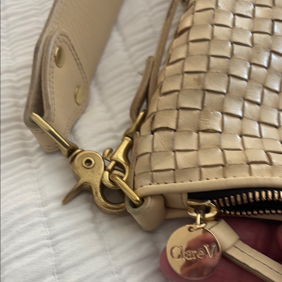 Clare V Moyen Messenger Bag in cream woven checker. - Picture 16 of 16